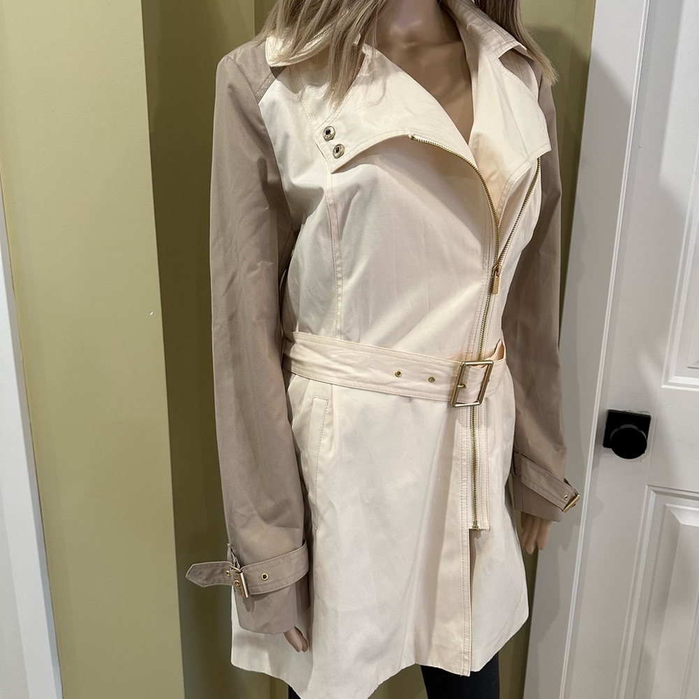 Kenneth Cole Cream and Tan Women's Trench Coat